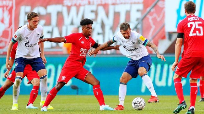 更加积极的 更加积极的