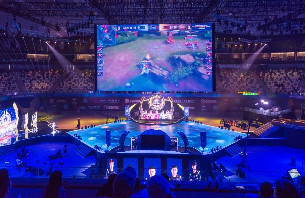 更是对裁判 更是对裁判